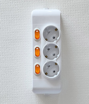 이지 노출 콘센트 3구